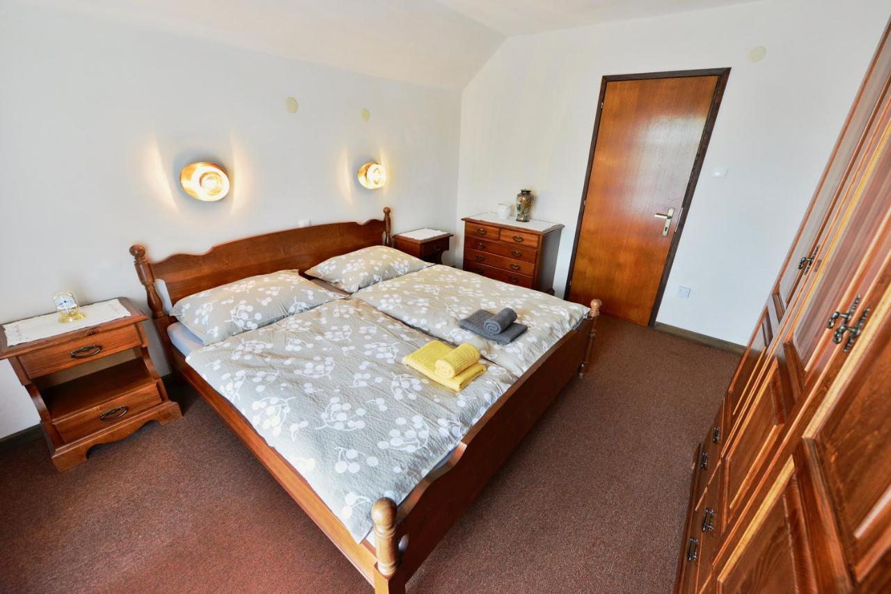 Holiday Home Davca 체르크노 외부 사진