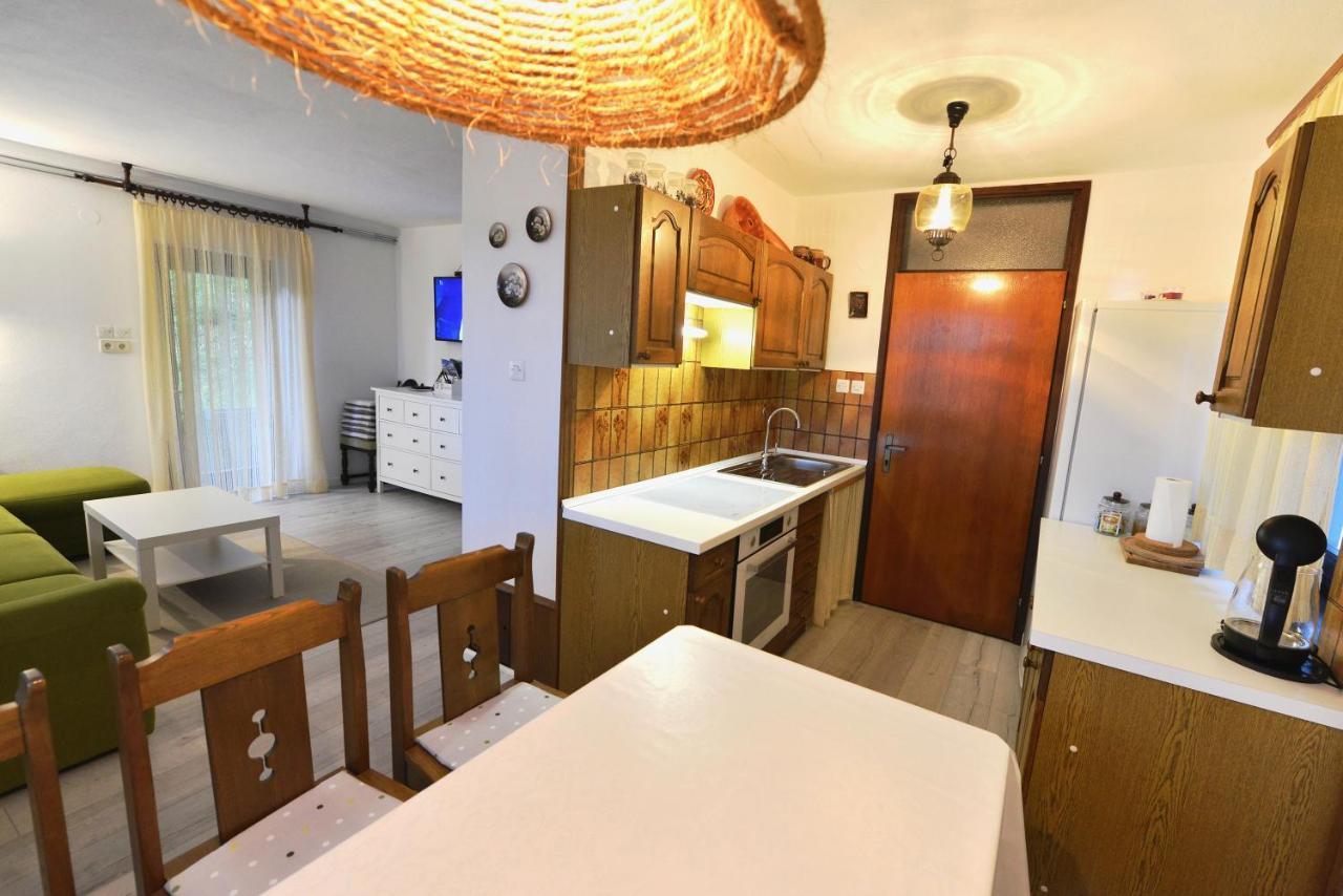 Holiday Home Davca 체르크노 외부 사진
